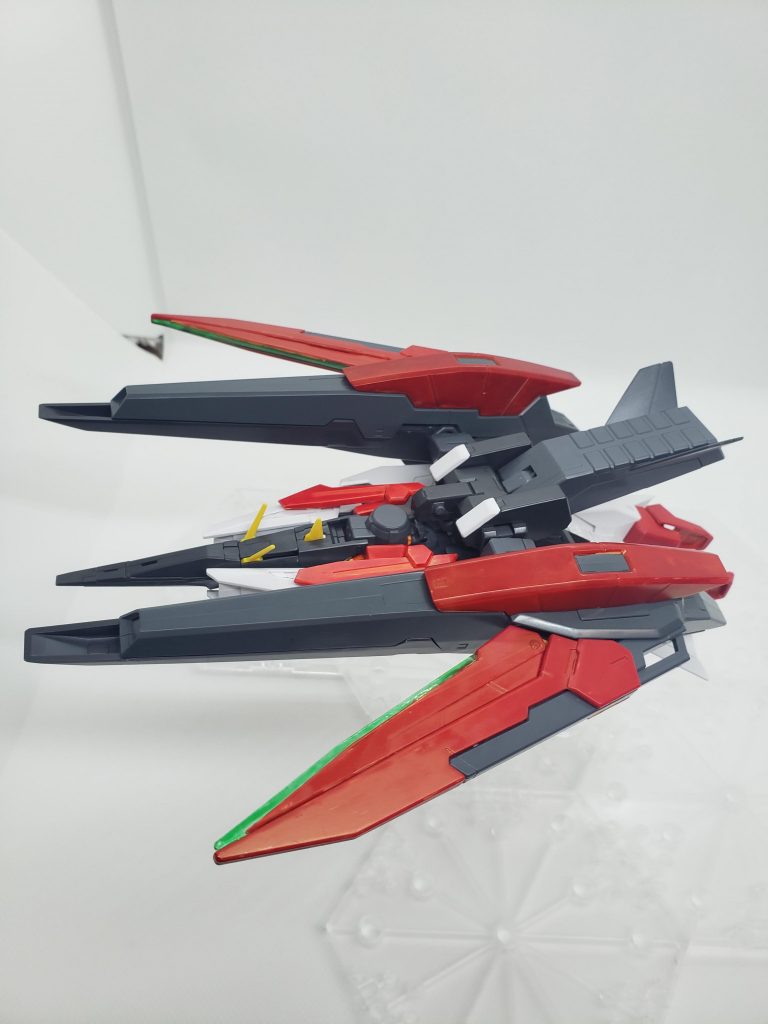 反面、操作性は劣悪で装甲も極限まで軽量化されている為、的確な攻撃回避と操縦技術が要求されるダイバーであるフレイヤ曰く「sadでbadなじゃじゃ馬ちゃん」とのこと