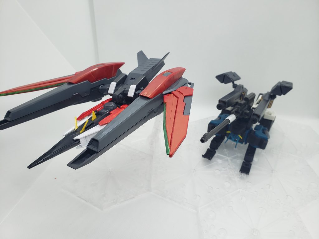 「hey!ゲフィオン!遅れてるよ!!」「貴女が速すぎるのですわ!他の方まで置いて行って・・・!」尚、戦闘中では同フォース内のメンバー、ゲフィオンのムスペルヘイムの運搬を行いつつ、攪乱からの同時爆撃など戦術上の相性の良さから行動を共にすることが多い