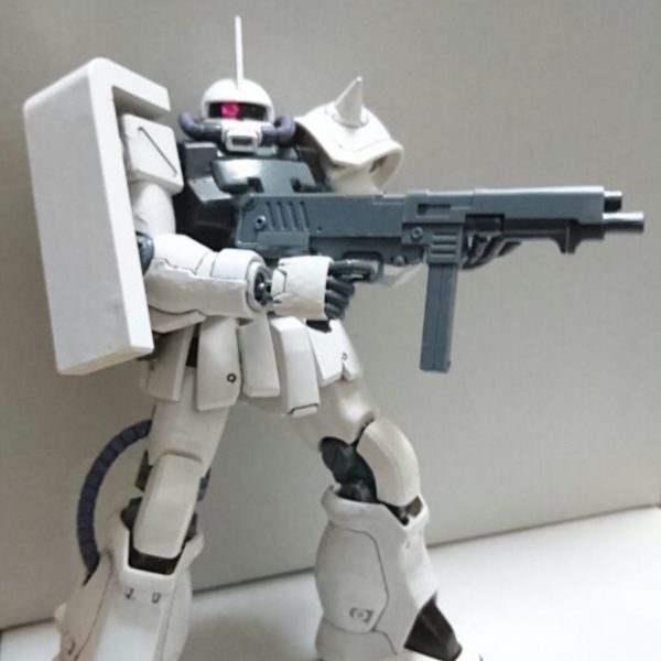 ザクＦ2　素体カラーを活かしヌリヌリ。