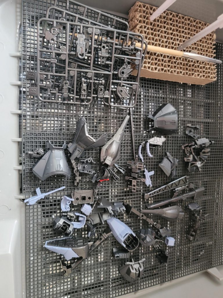 洗ったパーツを乾燥機に入れた所