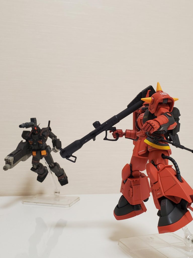 MSDのヘビーガンダムと。当時のCMが脳に焼き付いているのでやっぱりフルアーマーガンダムと並べたいですね。旧キットとのミキシングで作れる方が羨ましい…。
