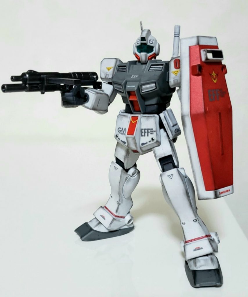 付属のマシンガンがストックがジャマして構えずらいのでカットしちゃってます。