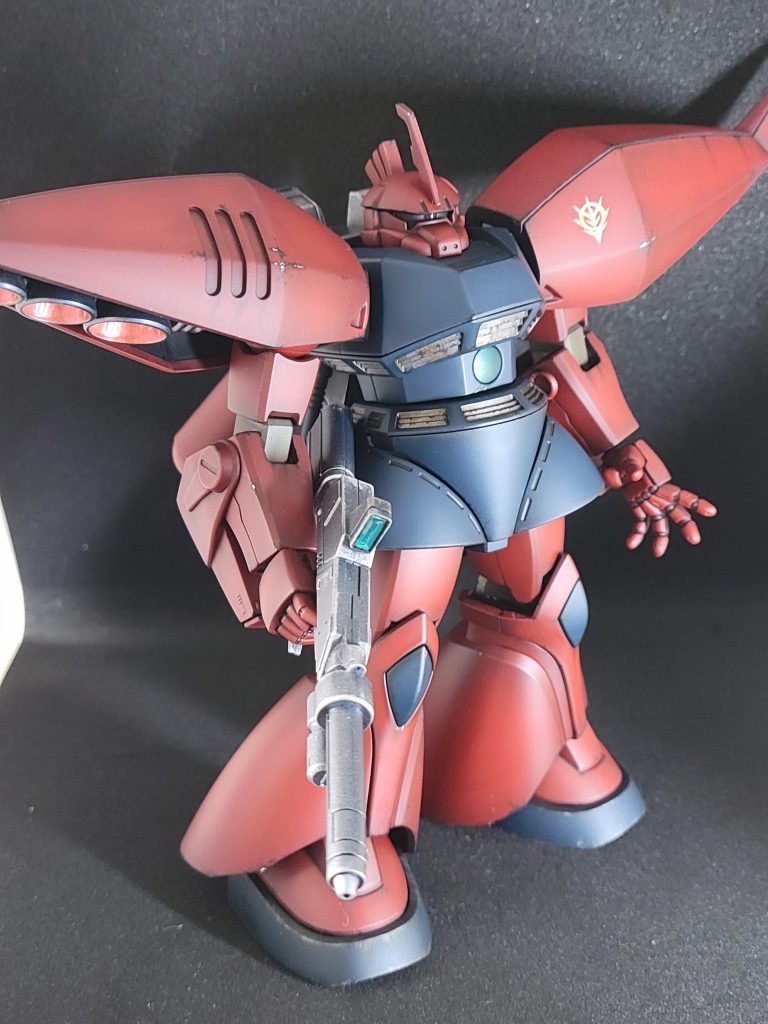 成型色に部分塗装。そしてリアルタッチマーカーとウェザリングマスターで汚して完成♪　いい感じにカッコよくなったと思います。