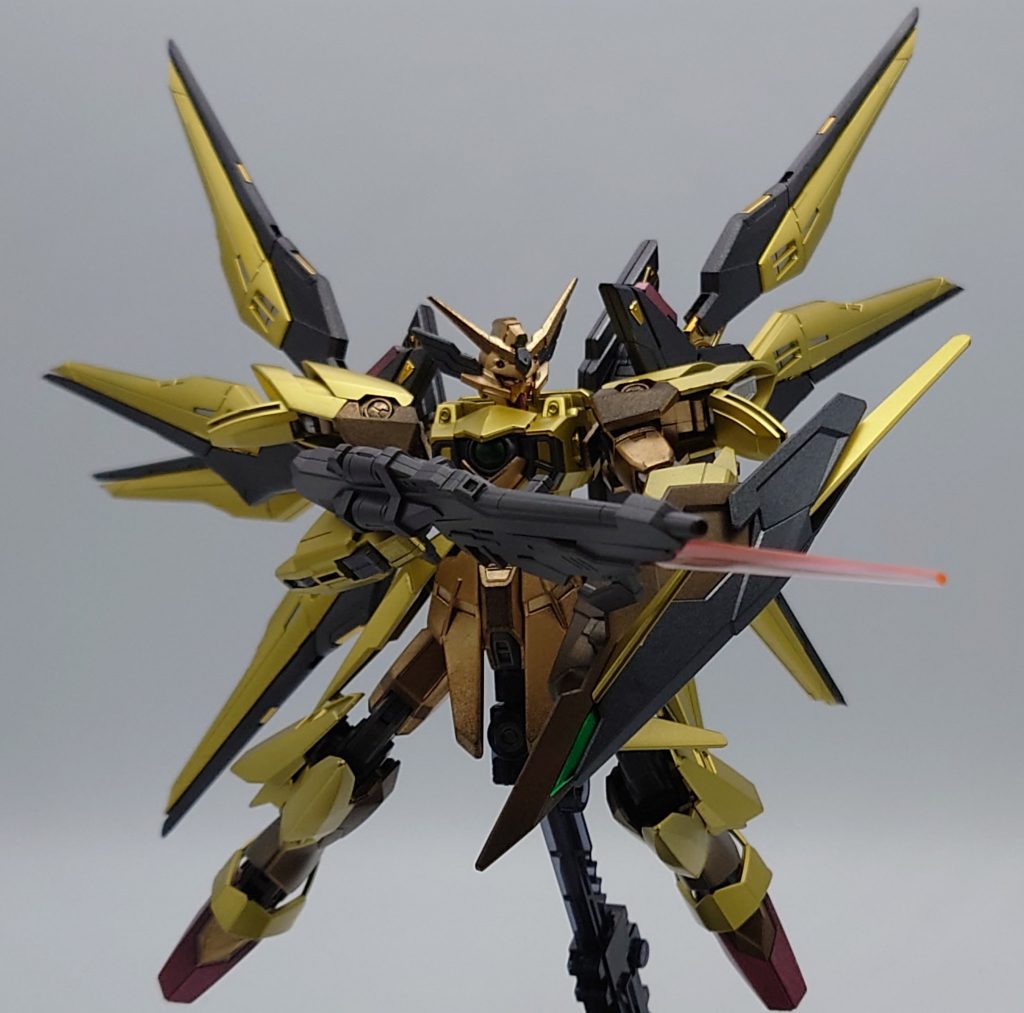 リナーシタシールドが鋭角的でカッコいいと思います。バスターライフルは気が向いたら塗分けてみようかな。