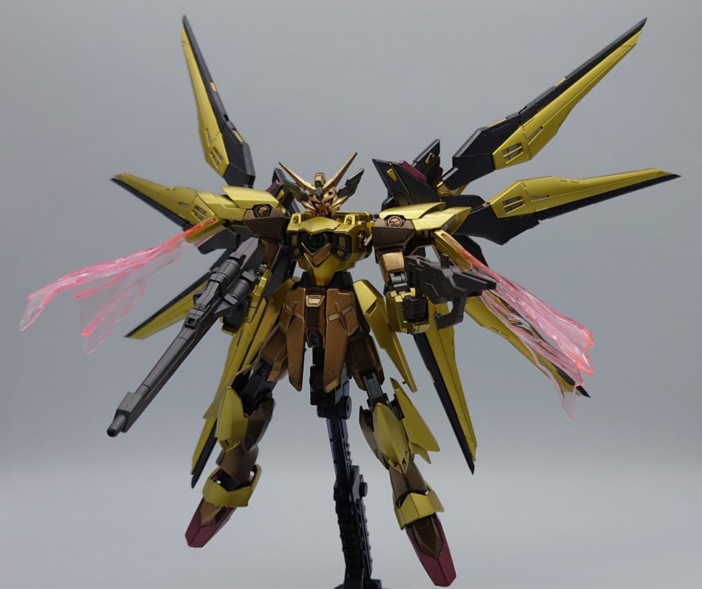 劇中でビームマントを腕に巻いて殴っていたけど、普通の装甲だとダメージ受けるのではとか思ってしまいました。