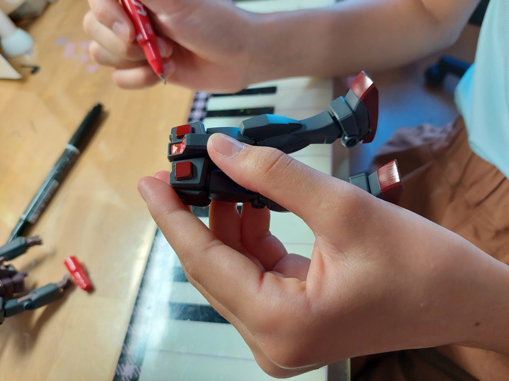 マッキーでいろ塗り