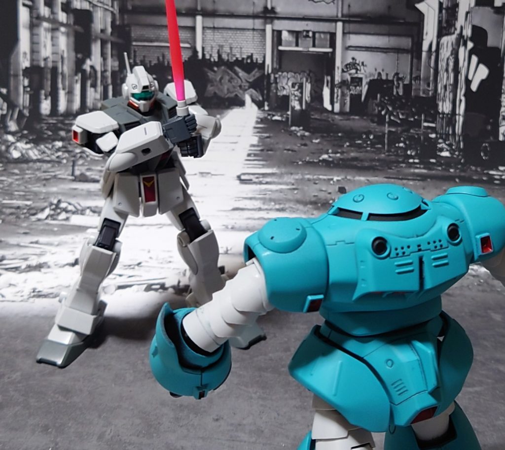 基地に侵入した敵機を迎え撃て！