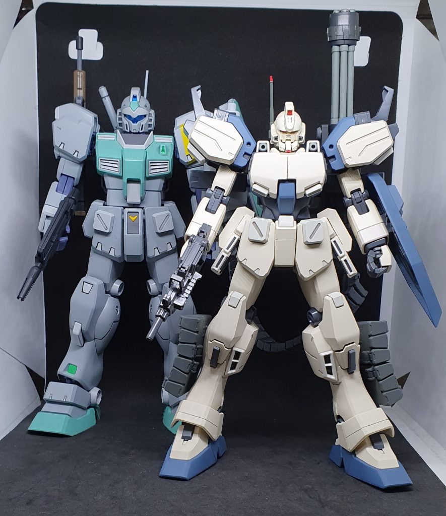 元がW系の機体なのでU.C.系の機体より一回り小さい。MGのEz-8が無いのでMGジム・クゥエルで代用