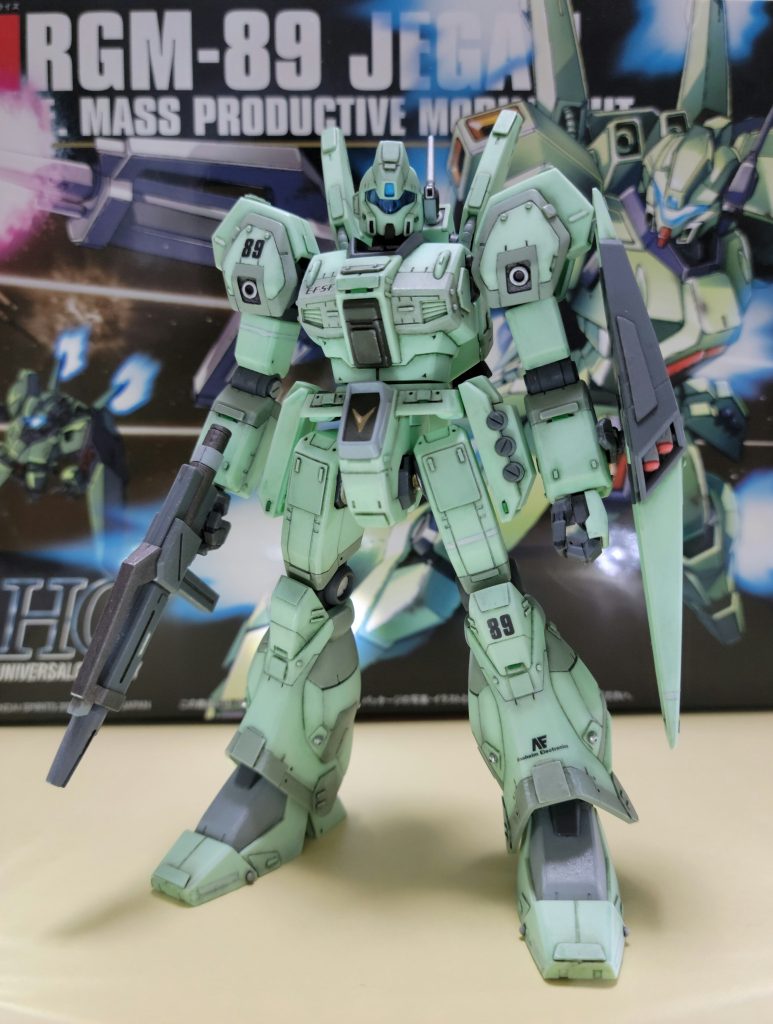 ジム系って線細くて平面多めなので、いつもよりディテールアップ多めにしてます。で、ウェザリングと鉛筆ドライブラシ仕上げ。