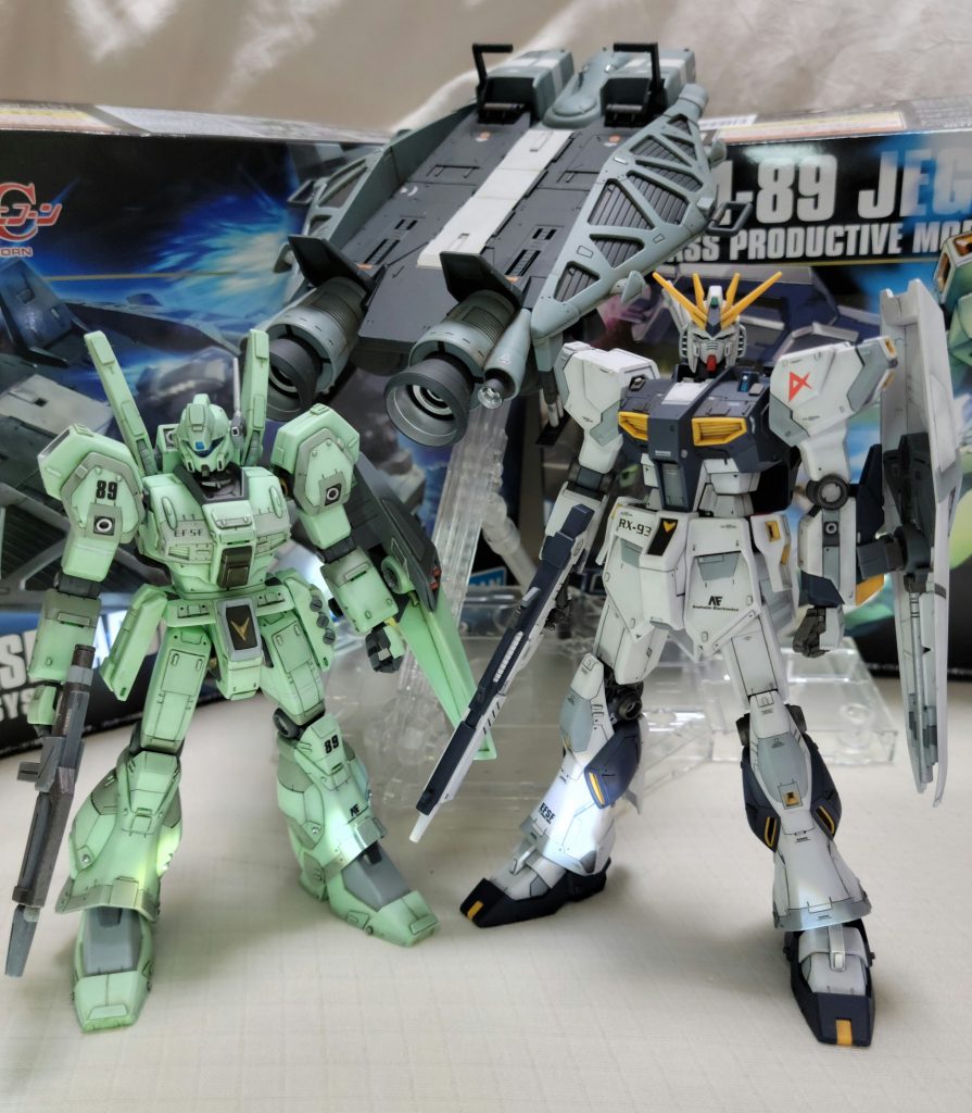 大尉到着!! なにげにvガンダムデカイ…。