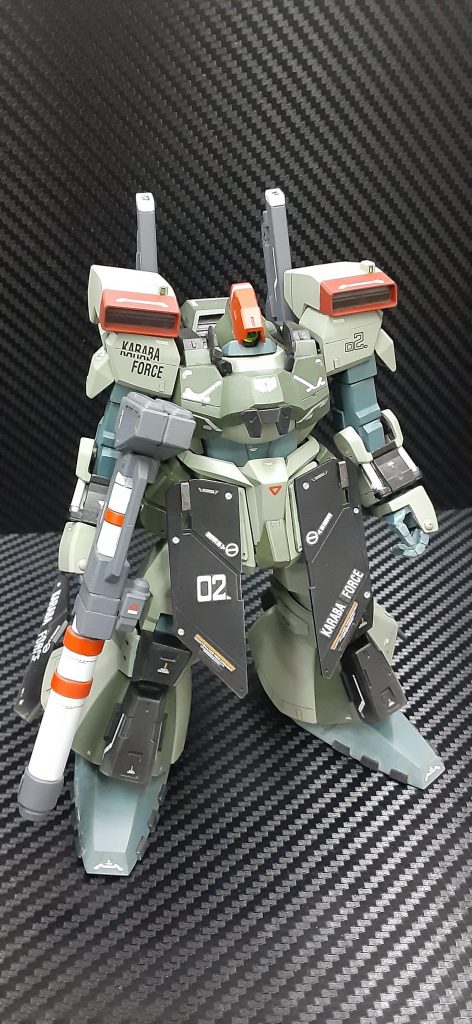 カラバに譲渡されたディアスは10数機といわれているが、少なくともそのうち3~5機がグラビティ・ディアスとして改修を施されグリプス戦役後期頃より主にカラバ空挺部隊に配備されたようだ。ガルダ級等の航空機からの降下後、その高機動を活かした敵基地強襲作戦に投入されたとの戦闘記録が残されている。