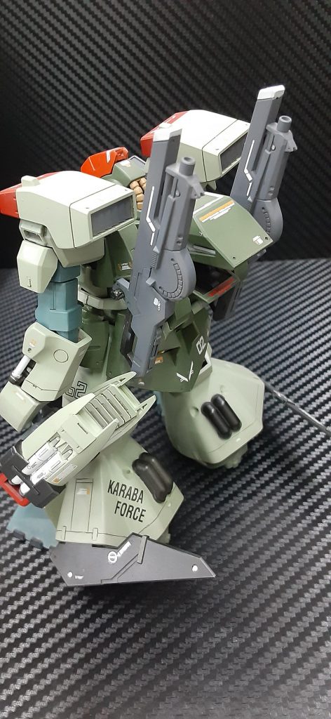 主にデュナメスのパーツが大変役に立ちました。各部の増加装甲や、整流板、デュナメスのお尻のGN粒子発生器のパーツなどもバックパックに使用しました。