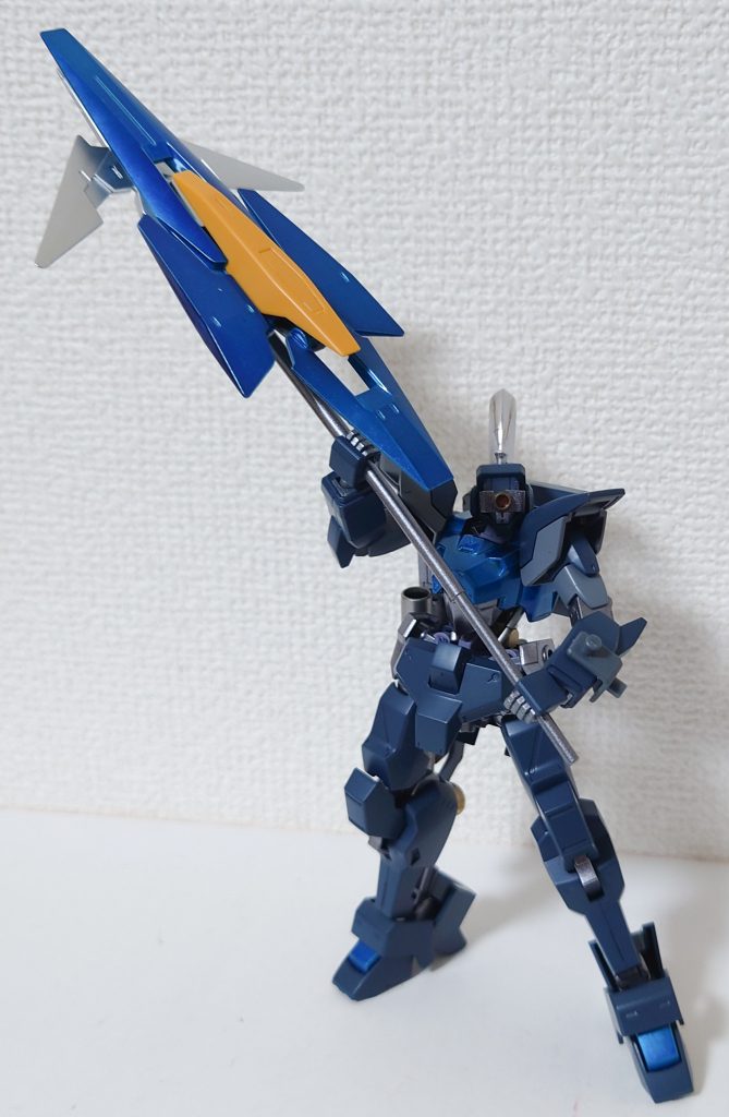 シールドは槍に装備可能で、巨大武器になります。