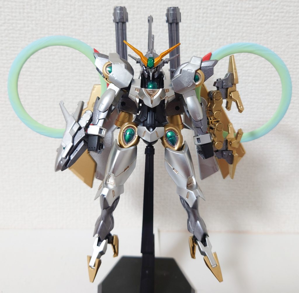 背部からビームリングを展開する事ができます。