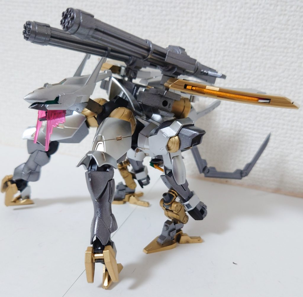 頭はジャンクパーツのケルベロスバクゥハウンドを再利用しています。