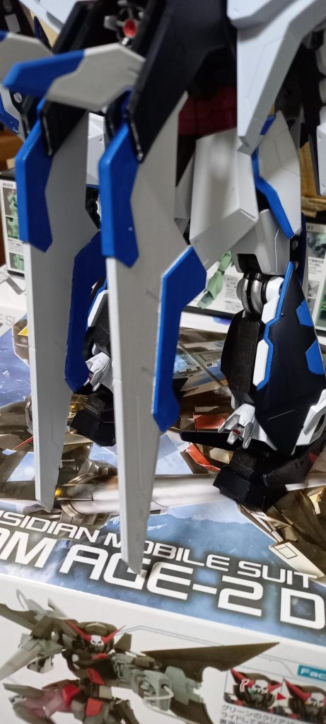 ふくらはぎとバックパックバーニアをビルドパーツのバーニアに変更