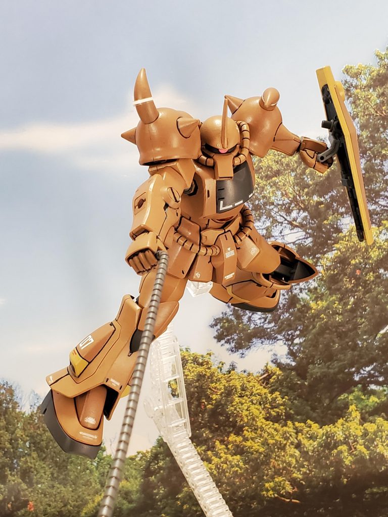 第三次地球降下作戦以降、ノイエン・ビッター少将はアフリカ方面軍を指揮、自らも前線にて部下を牽引❗