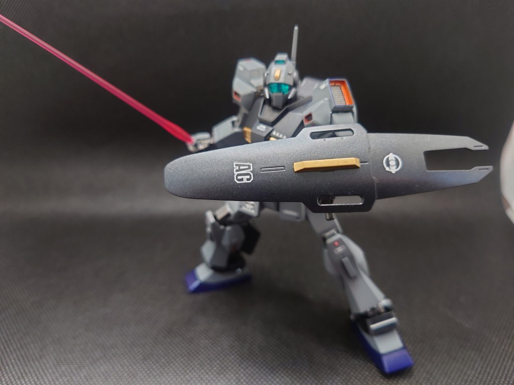 たまには盾の横構え。