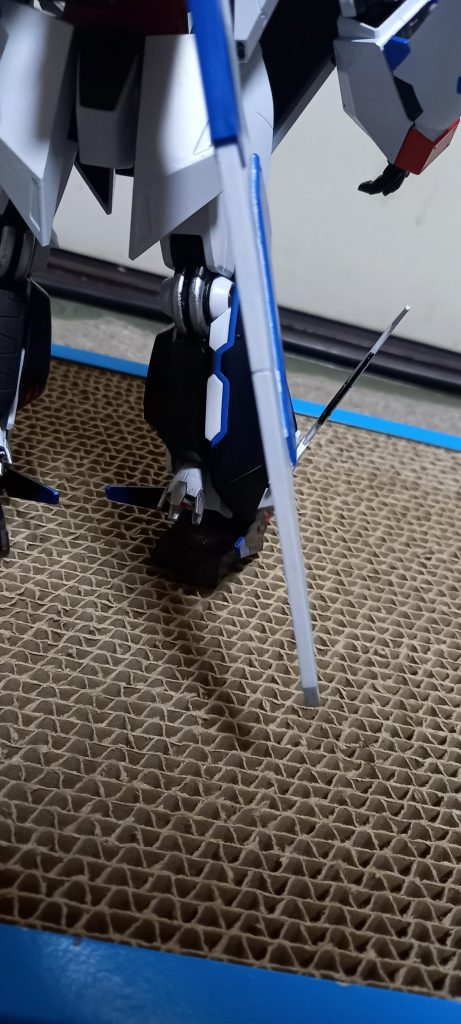 ここはよく叩かれてるところを見ますが、段落ちもない合わせ目消しがスタビライザーの羽の周囲にいっしゅうあります