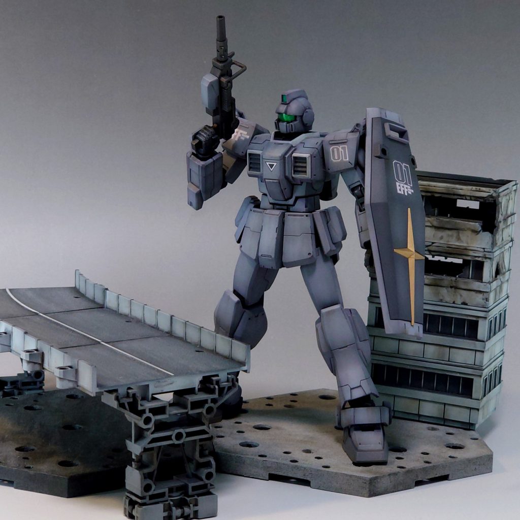 カスタマイズシーンベースで飾ってみる。今回、汚し塗装の前にグレー部はフィルタリキッドのレイヤーバイオレットでフィルタリングしてグレーに色味を追加してます。