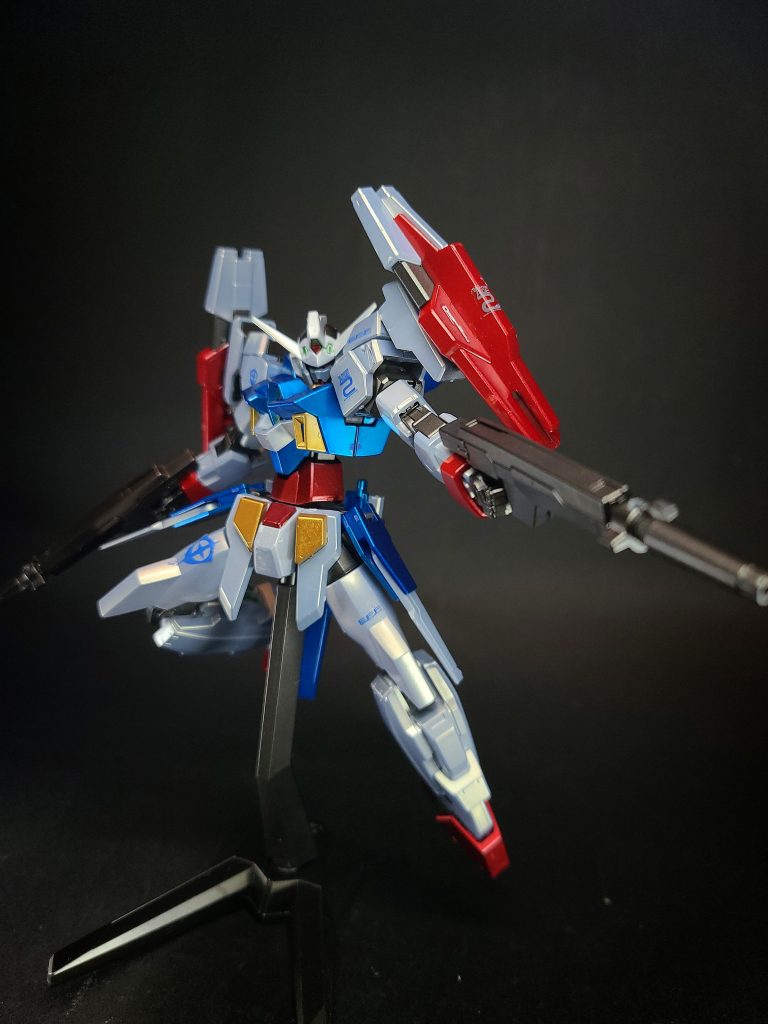 特殊機能AGEシステム自己成長型のコンピュータシステム。蓄積した戦闘データから戦局に合った新装備を自動工廠「AGEビルダー」で製造する。変形フライトモードに変形する。AMEMBO(アメンボ)「Gウェア」を搭載可能な無人輸送機。名称は「AGE Mechanical Equipment Moving BOat」の略。換装四肢を「Gウェア」に換装可能。最初はディーヴァの艦内で行われていたが、後にウェアを搭載した「AMEMBO」を射出して戦場で換装するようになった。後述の分離機構を応用する形でAGEシステムが提示した。分離四肢を分離可能。