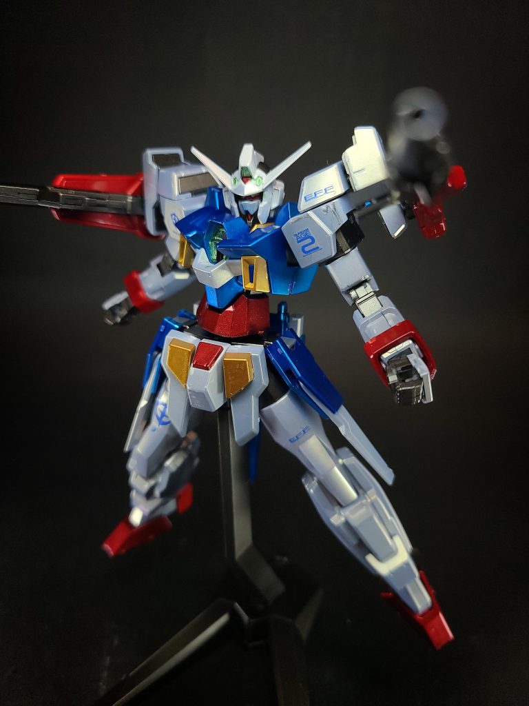 ツインドッズキャノン本機の主兵装。両肩のサイドバインダーに1門ずつ、計2門装備しており、凄まじい威力を誇る。一方でクセが強い為、扱いが難しいとされる。フライトモードでも使用出来る。