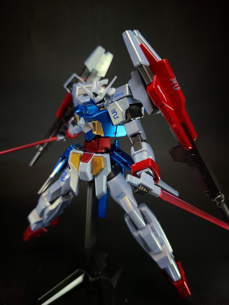 ビームサーベルリアスカートの裏側に2本マウントされている。ノーマルと共通でグリップの後端からもビームを発振可能。アセムは二刀流で戦う事が多い。