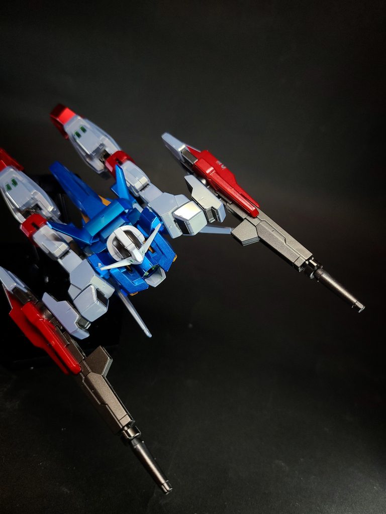 その他コロニーデストロイヤーヴェイガンが開発した、スペースコロニーを破壊できるだけの威力を持った戦略兵器。ゼハートと共に地球へと落下しつつあるダウネスのエネルギーコアを破壊する際に使用した。