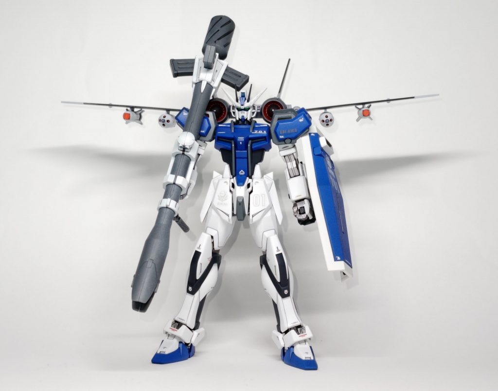 正面からのショットです。通常のストライクよりは軍用機らしさが出てるかと思います。