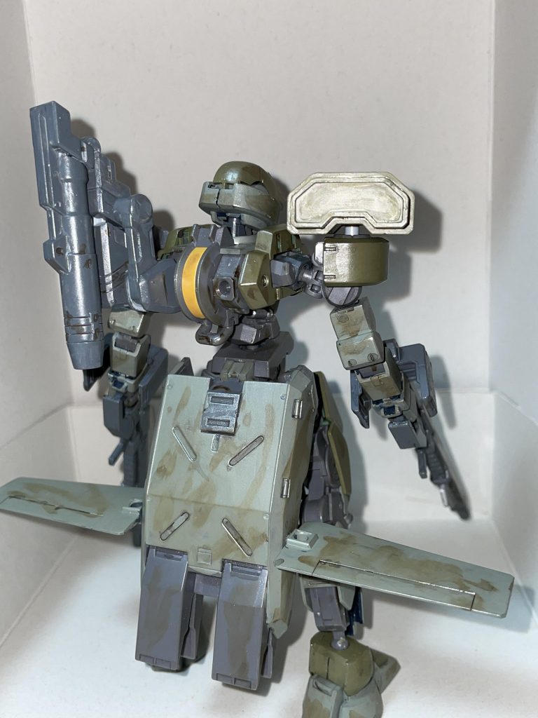 塗り残し上等、はみ出し上等なスタンスで作ったために、ウェザリングも施したとはいえ、かなり塗装が汚いのはお許しを。