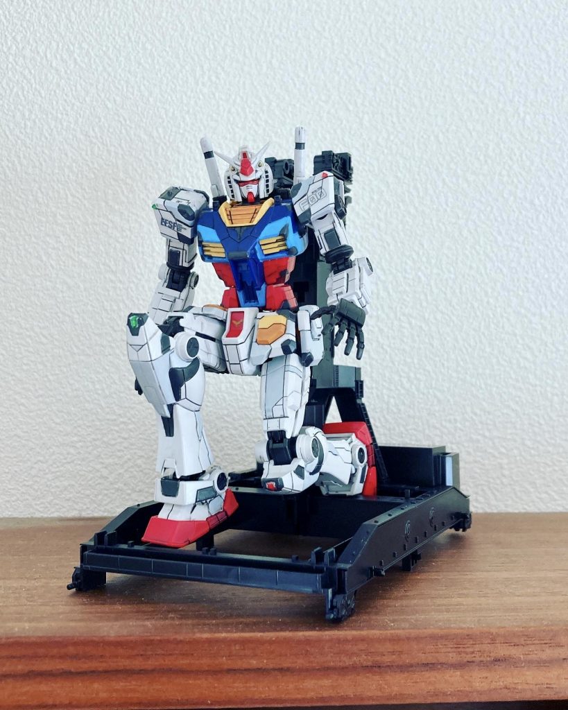 サムネのやつ実際に見に行った時、目の前でガンダムがしゃがみ込んできた時は感動しました!