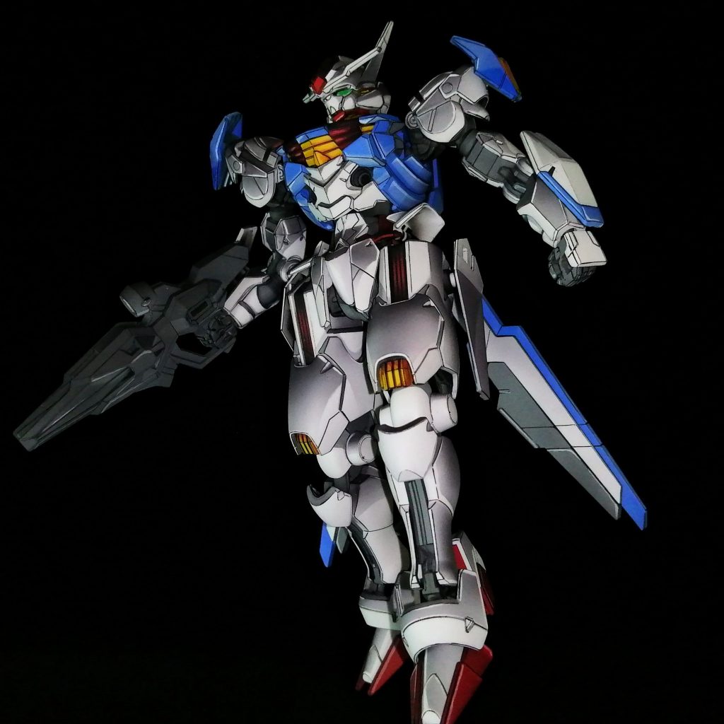 お気に入りのカットです。今回、光源が下なのであおった感じがどこかコロニーからの光を浴びてる様で気に入ってます。