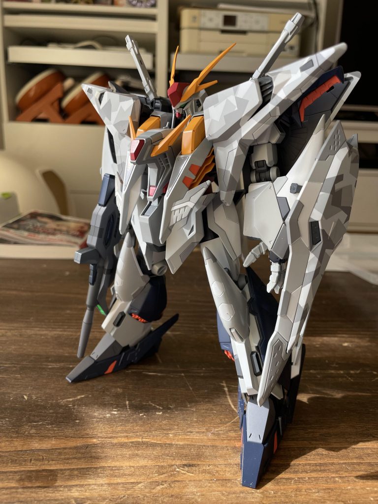 トップコート前の仮組み。正直ツヤ消しするか悩みましたが、迷彩部分の段差を目立たなくするためにツヤ消しでしあげる事にしました。