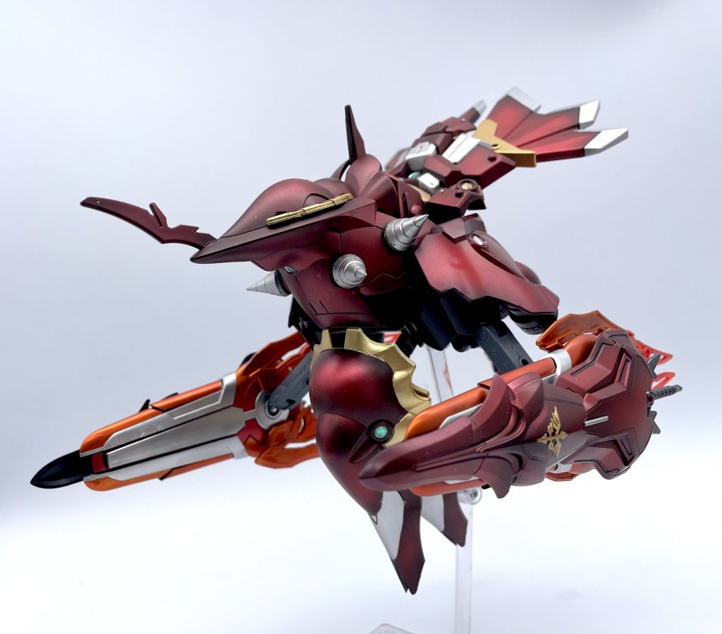 ネオジオングやクシャトリヤ等のパーツを使い、アハヴァ・アジールをモチーフとしたモンスターを制作しました。