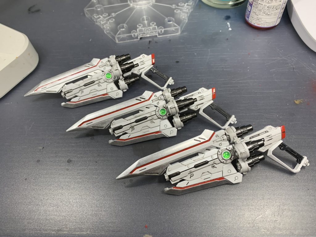 ラピーテープと違い光が乱反射するのでキラキラさせたい時におすすめです。