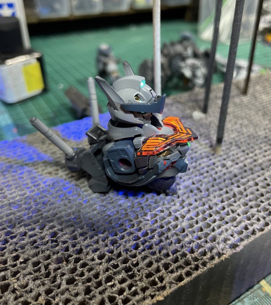 光たもれ〜この後側面、裏面にウィノーブラックで塗装する事で無駄な光を遮断してますマスキングつらかった…