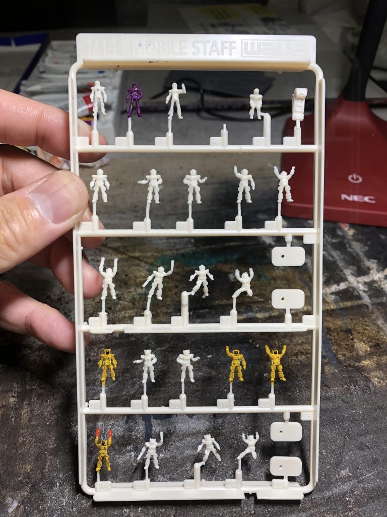 人はこんな感じである意味ランナー塗装。