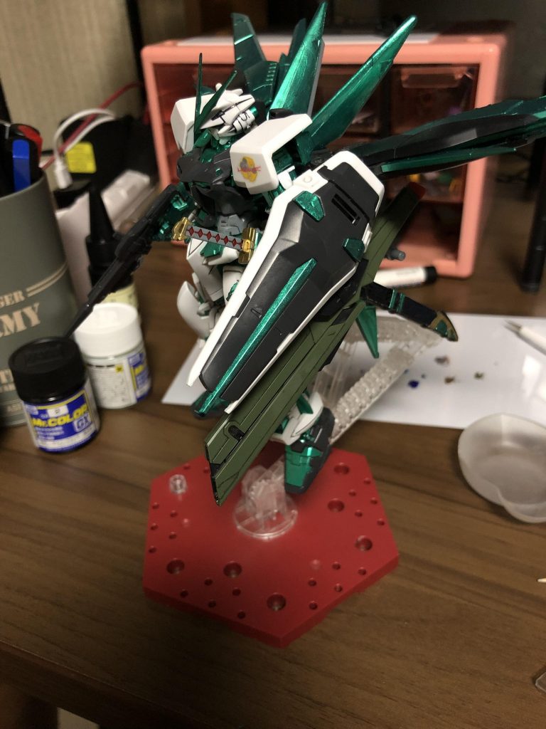 デスティニーのビーム砲をなんとなく腕にくっつけてみました