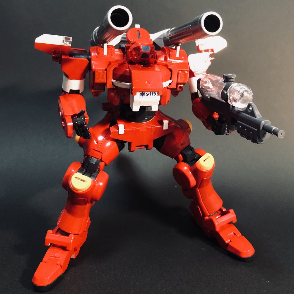 岡崎市消防局のレッドサラマンダー、名古屋市消防局のスーパーティエレンと、全国チビッコたちの人気を二分しているスーパー重機。装備は両肩に大型放水砲を2基搭載、ハンドセットとして圧搾ガス式大容量ウォーターガンの携行オプションあり。