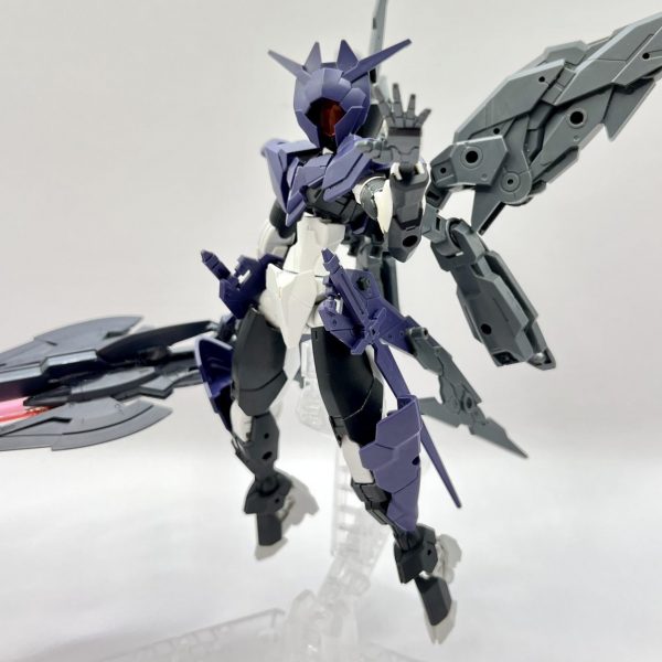 QUEN･B (クイン･ビー)