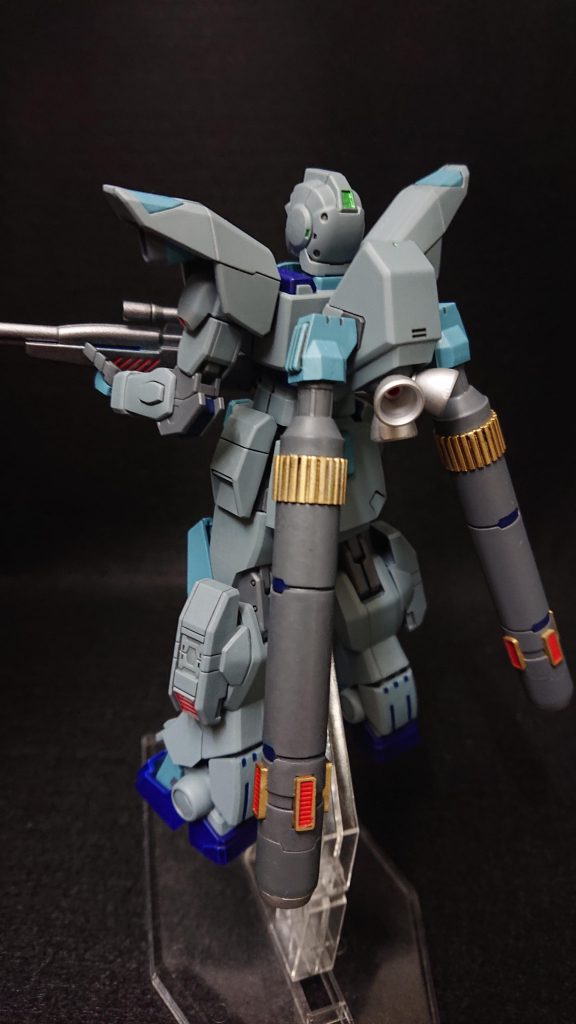 部分塗装にタミヤのエナメル塗料・ロイヤルブルー・フラットブラック・フラットレッド・ダークグレイセンサー部分にはMr.メタリックカラーGX・メタルイエローグリーン