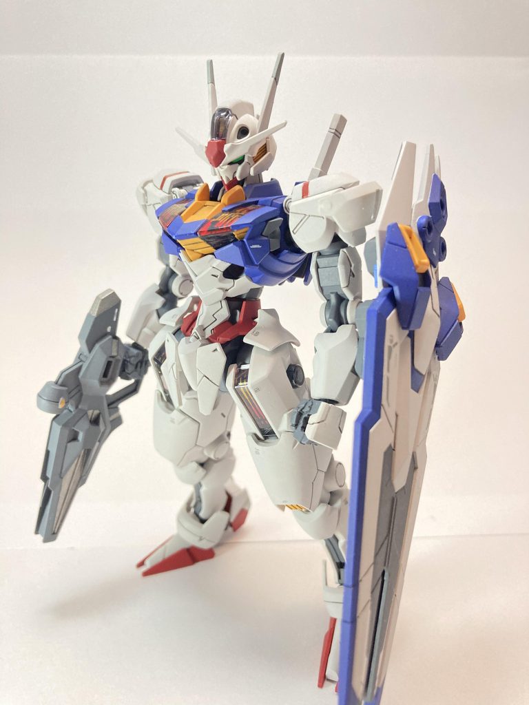 可愛い枠のガンダムかと思いきや、思ってた以上にカッコいい。あんまり遊ぶと塗膜弱いのでビットオンフォームは無しです