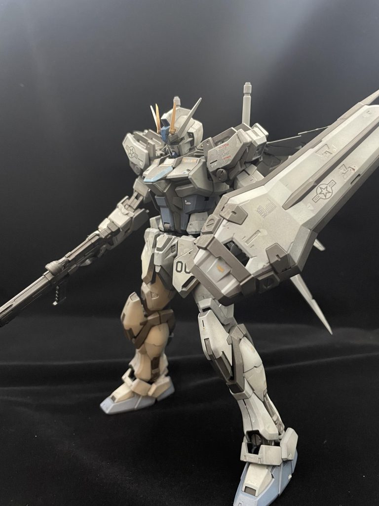 ガンダムの世界にトップガン養成校があったらこんな機体だといいなぁ、と思いながら作りました！