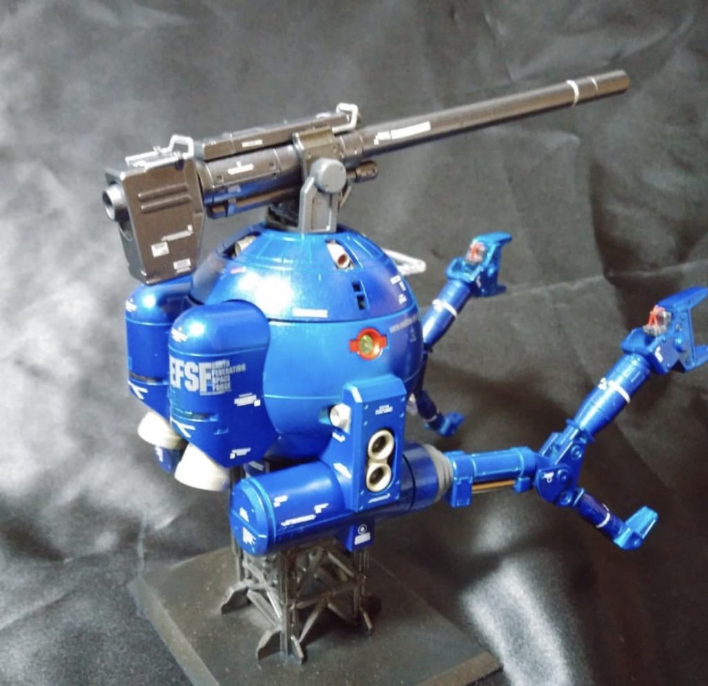 デカールを少し多めに貼って情報量を増やしています😁