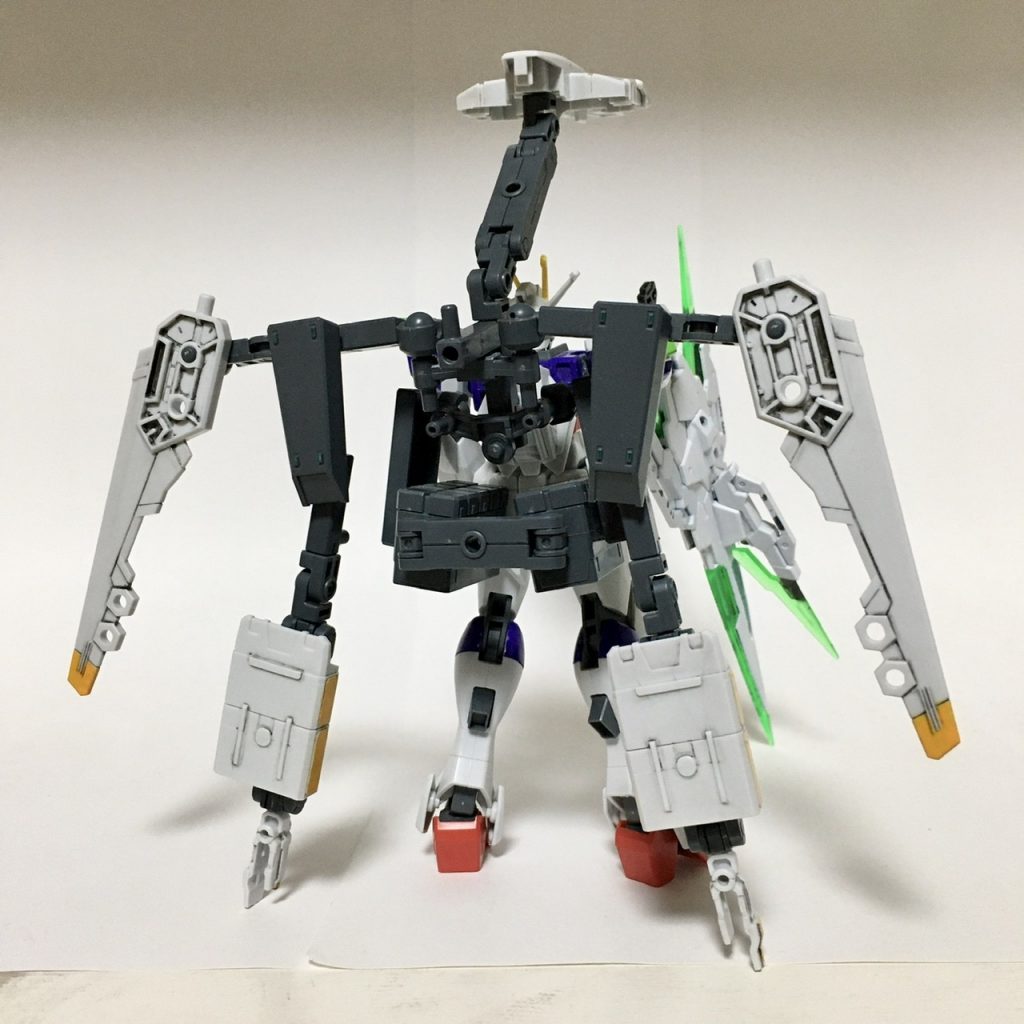 MS形態、背面。