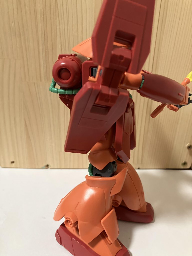 次も横！見どころは盾が大きい！とてもかっこいい！