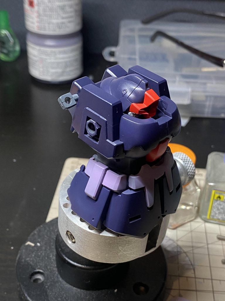 肩の表情と怒り肩を狙ってポリキャップを仕込んでいます。