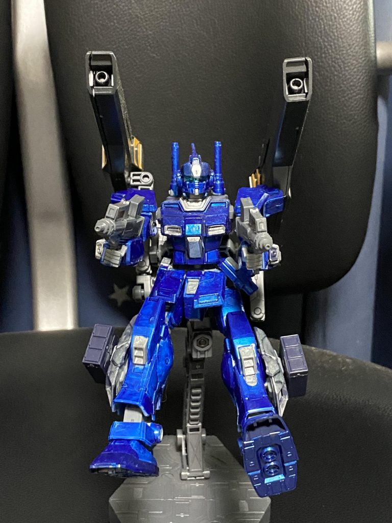 ･全弾発射時･ショルダー部分とレッグ部分ののミサイル、バックパックのレールガンを全弾打ち尽くし相手がバラバラになるまで止まらない。まさに蒼の死神のように。しました。