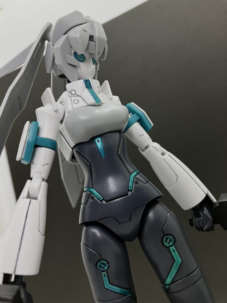 ブルーグリーンはシールの代わりに塗装