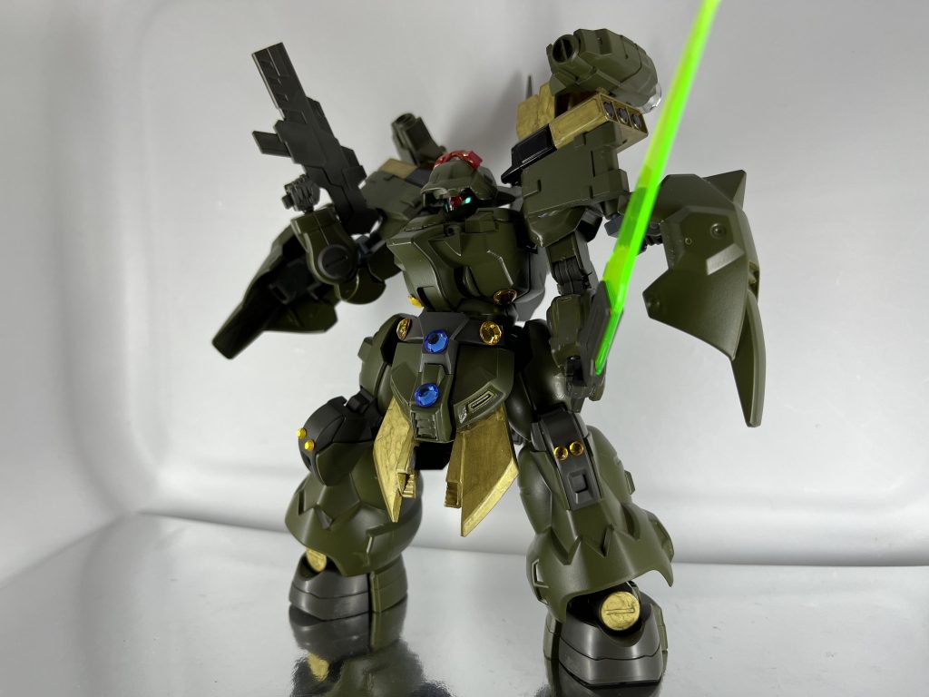 ビームトーチ、ライフル装備我こそはー!我こそはー!バランドバン!本来は武装ドバンハンマーしか積んでない漢気溢れる機体なんですが、ディランザの基本装備も好きなのでフル装備